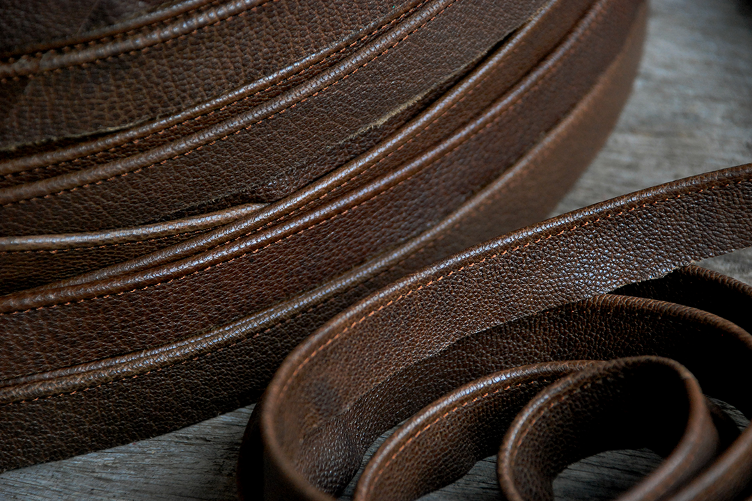 Fine Leather Piping, Tobacco