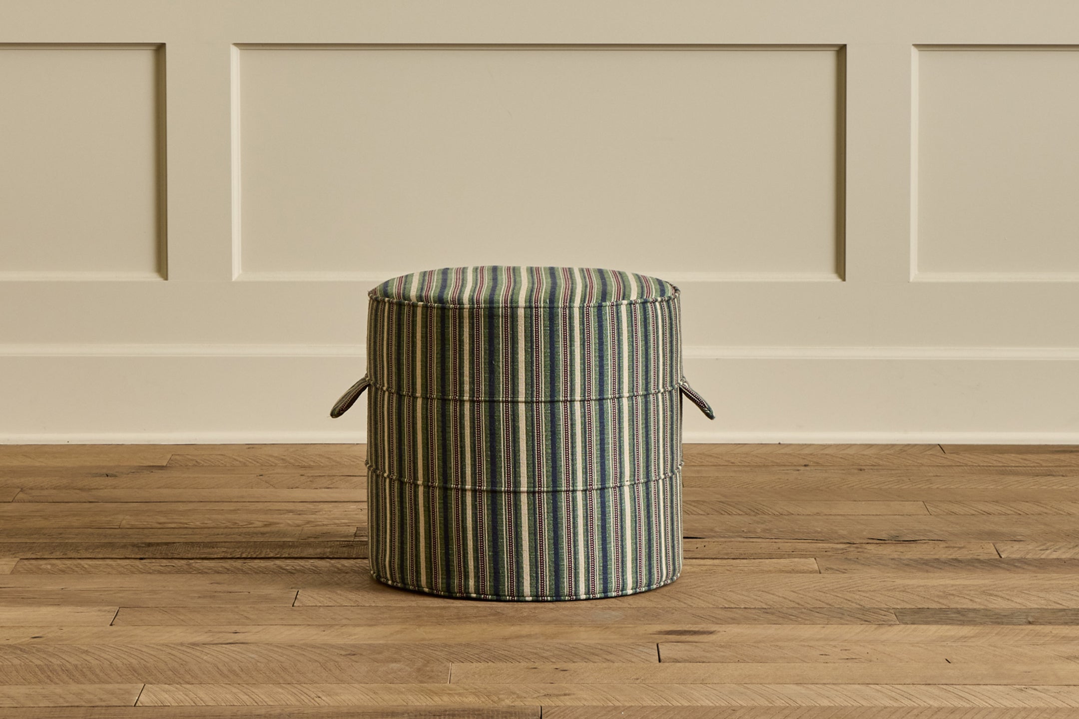 Round Hassock, Quick Ship