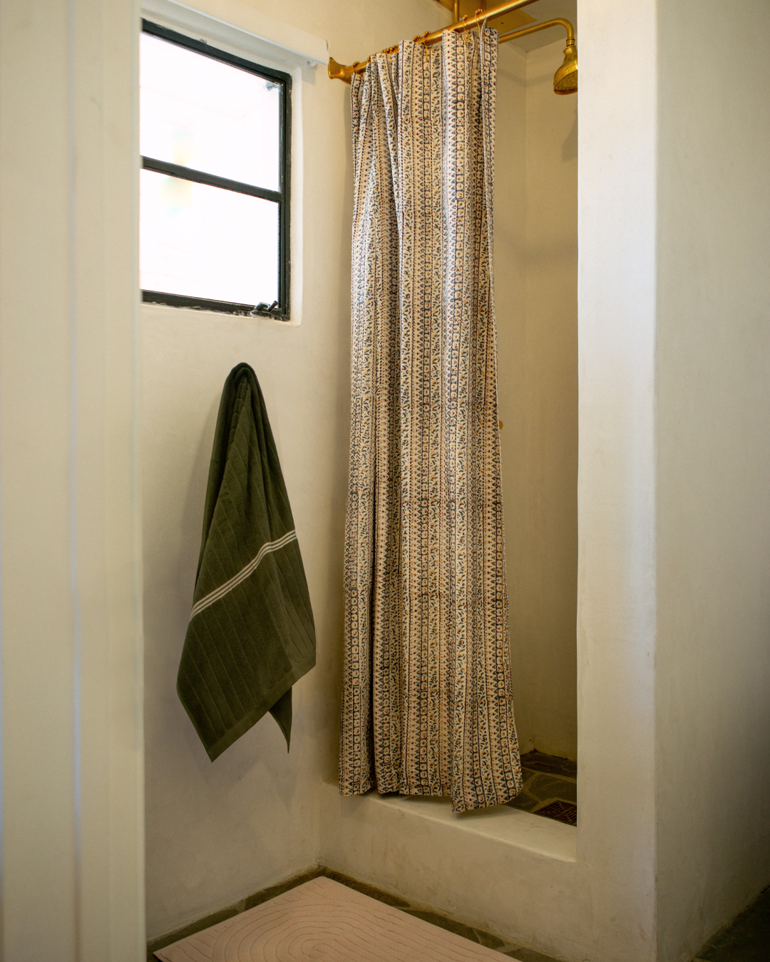 Nickey Kehoe Shower Curtain, Bainar
