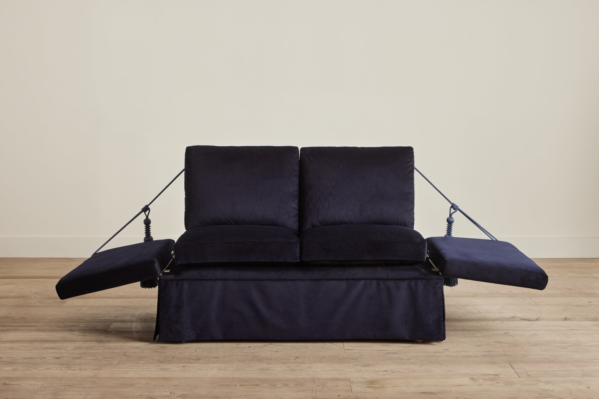 Knole Drop Arm Settee (LA) - Nickey Kehoe