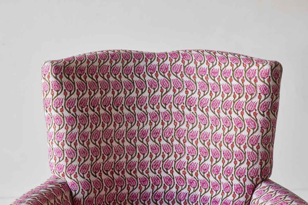 Shown in Susan Deliss Deep Rose Tulip Vine and Dark Oak