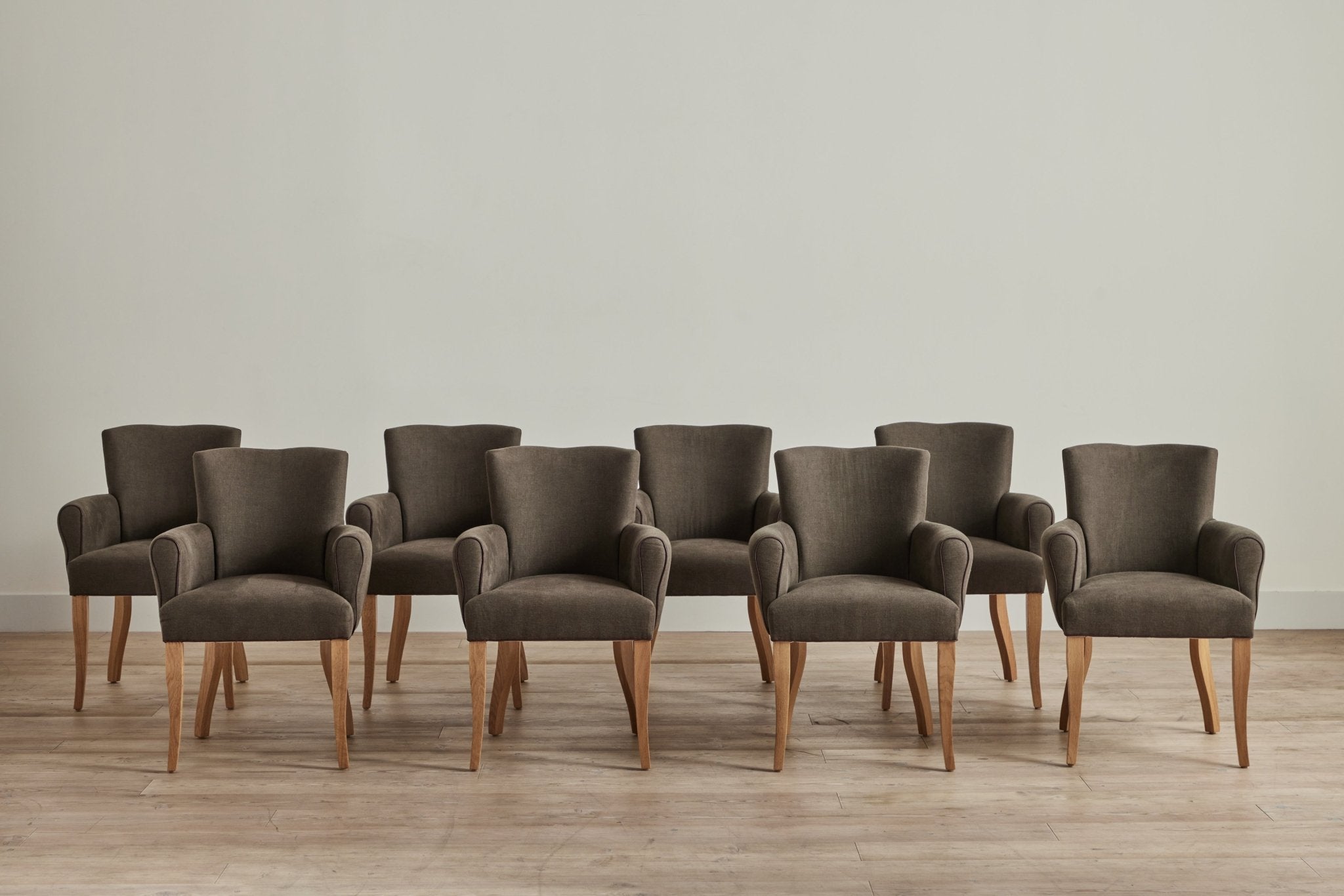 Shown in Libeco Stonewash Linen Cafe Noir with Howe Aubergine piping and Natural Oak