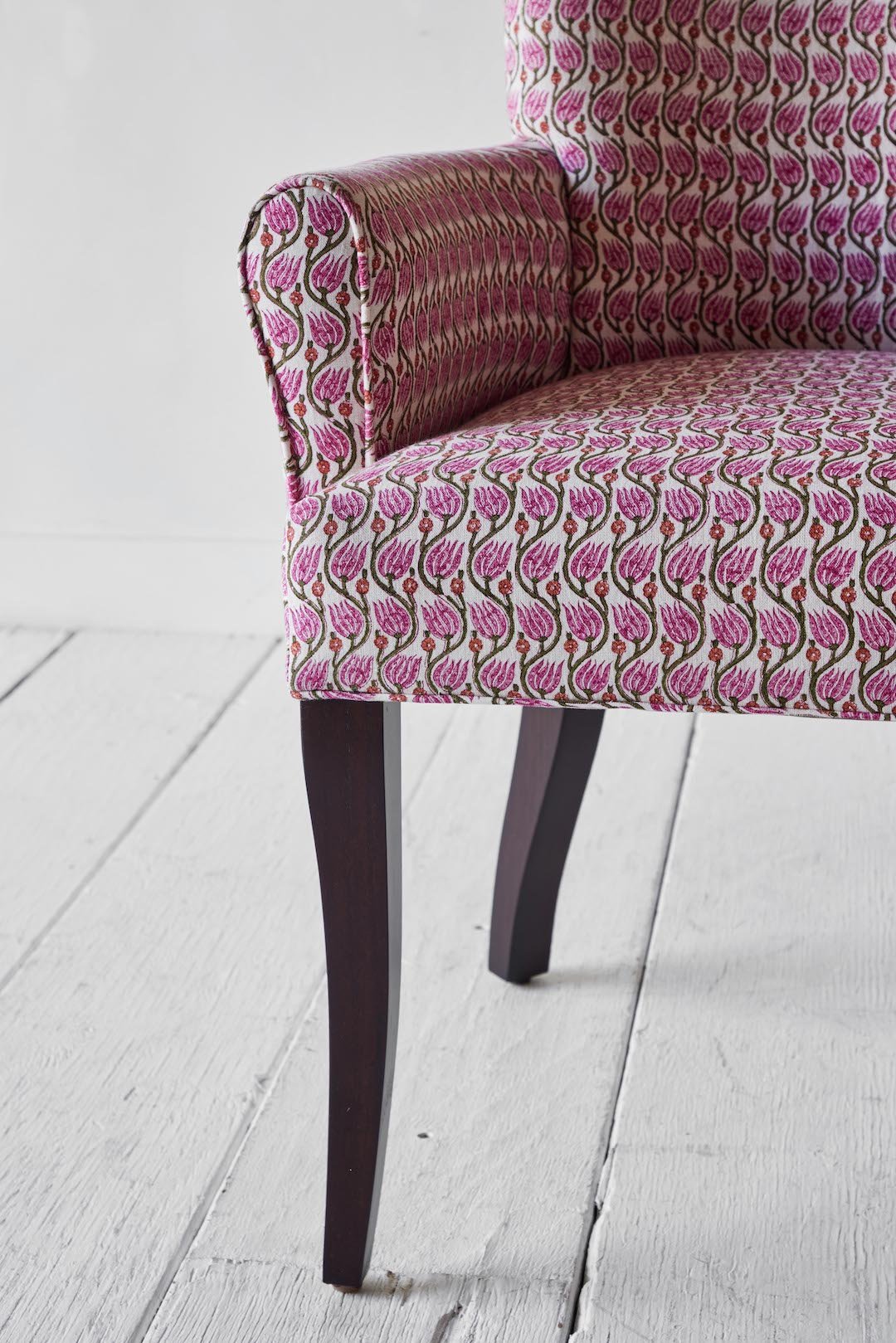 Shown in Susan Deliss Deep Rose Tulip Vine and Dark Oak