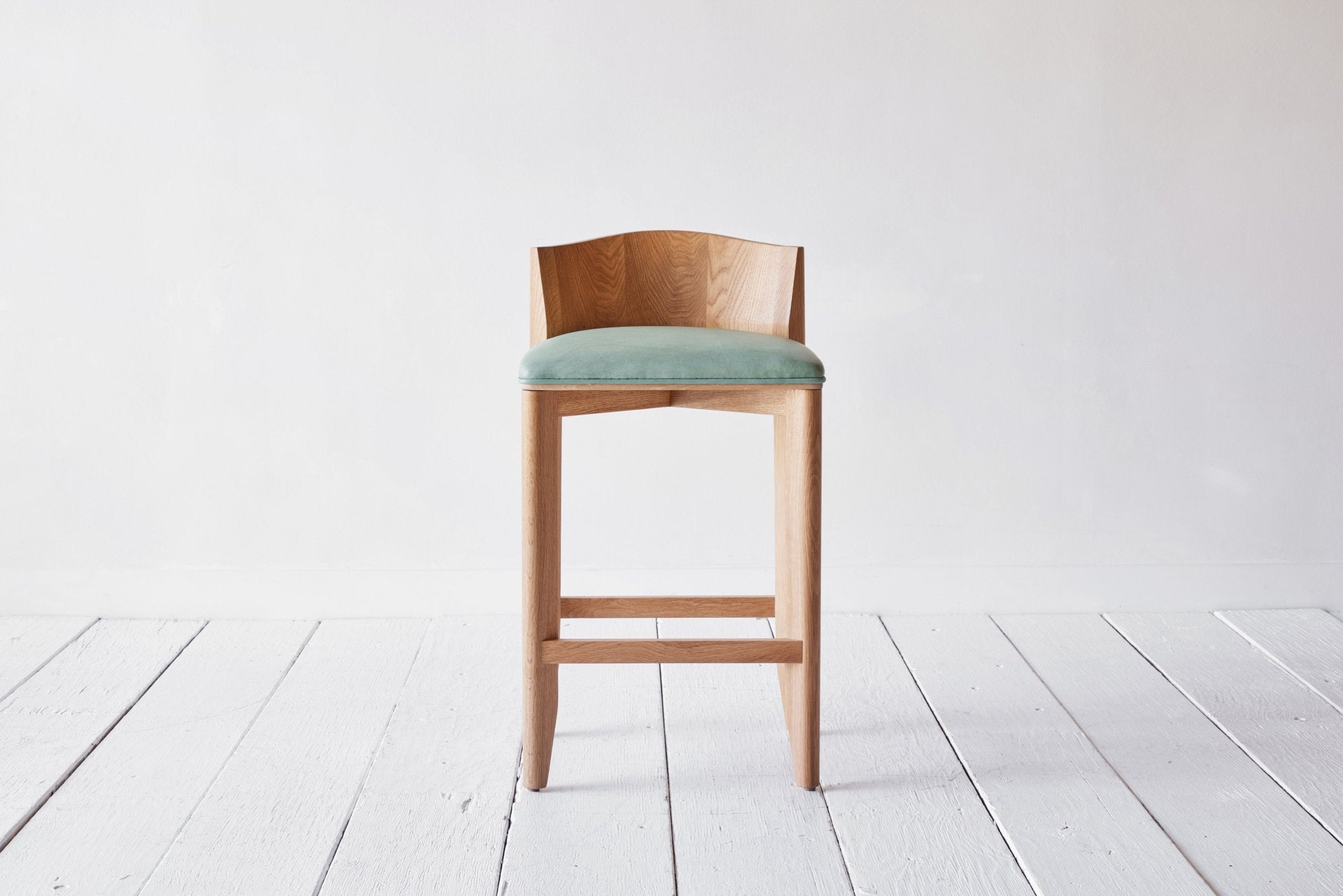 Shown in Howe Duck Egg Maroc and Natural Oak
