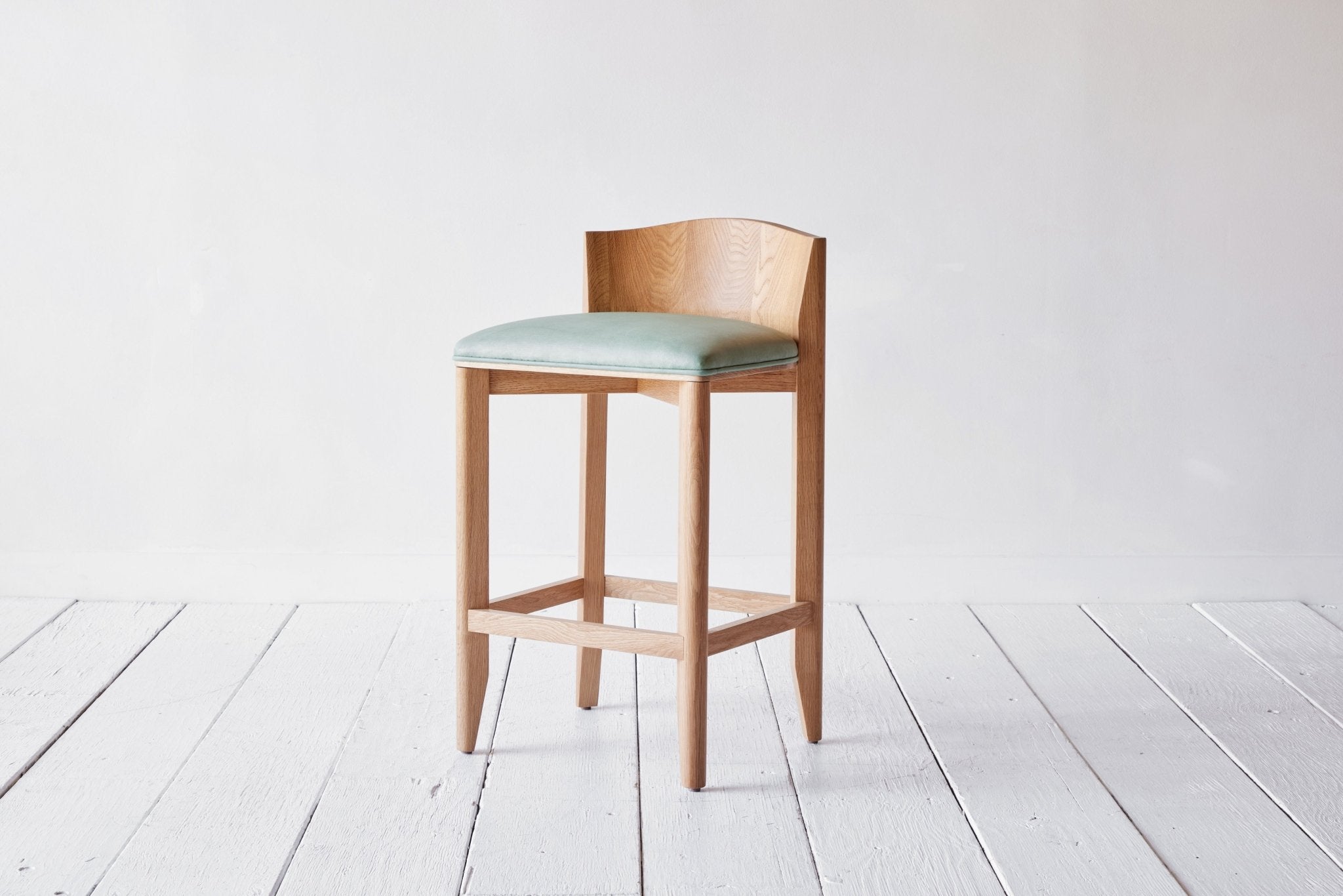 Shown in Howe Duck Egg Maroc and Natural Oak