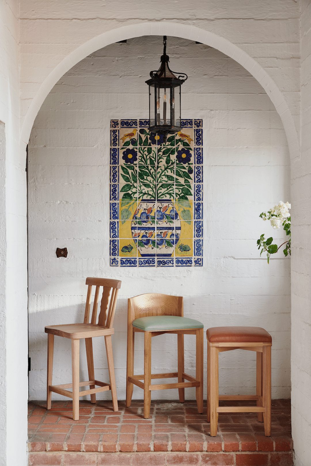 Shown in Howe Duck Egg Maroc  and Natural Oak