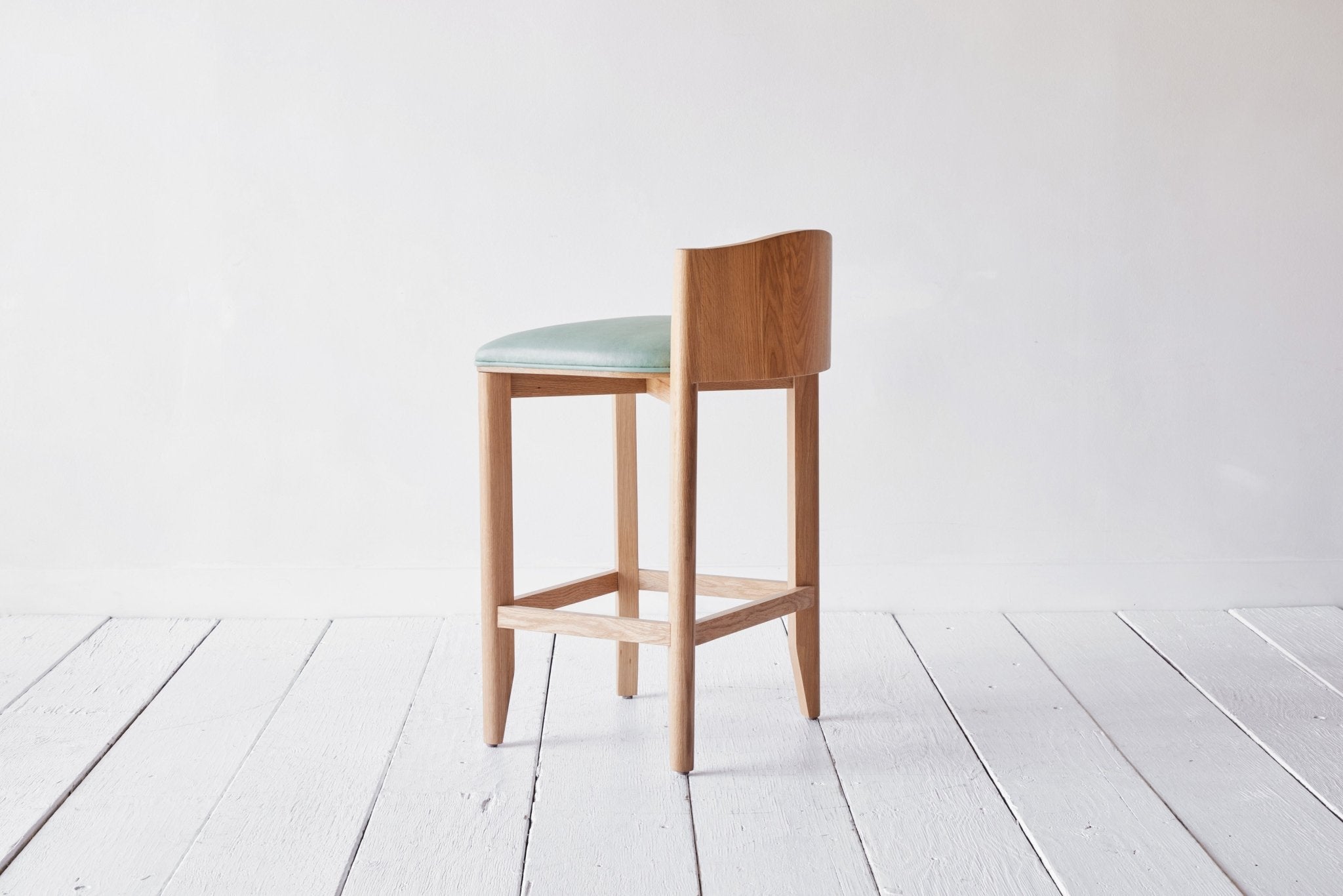 Shown in Howe Duck Egg Maroc and Natural Oak
