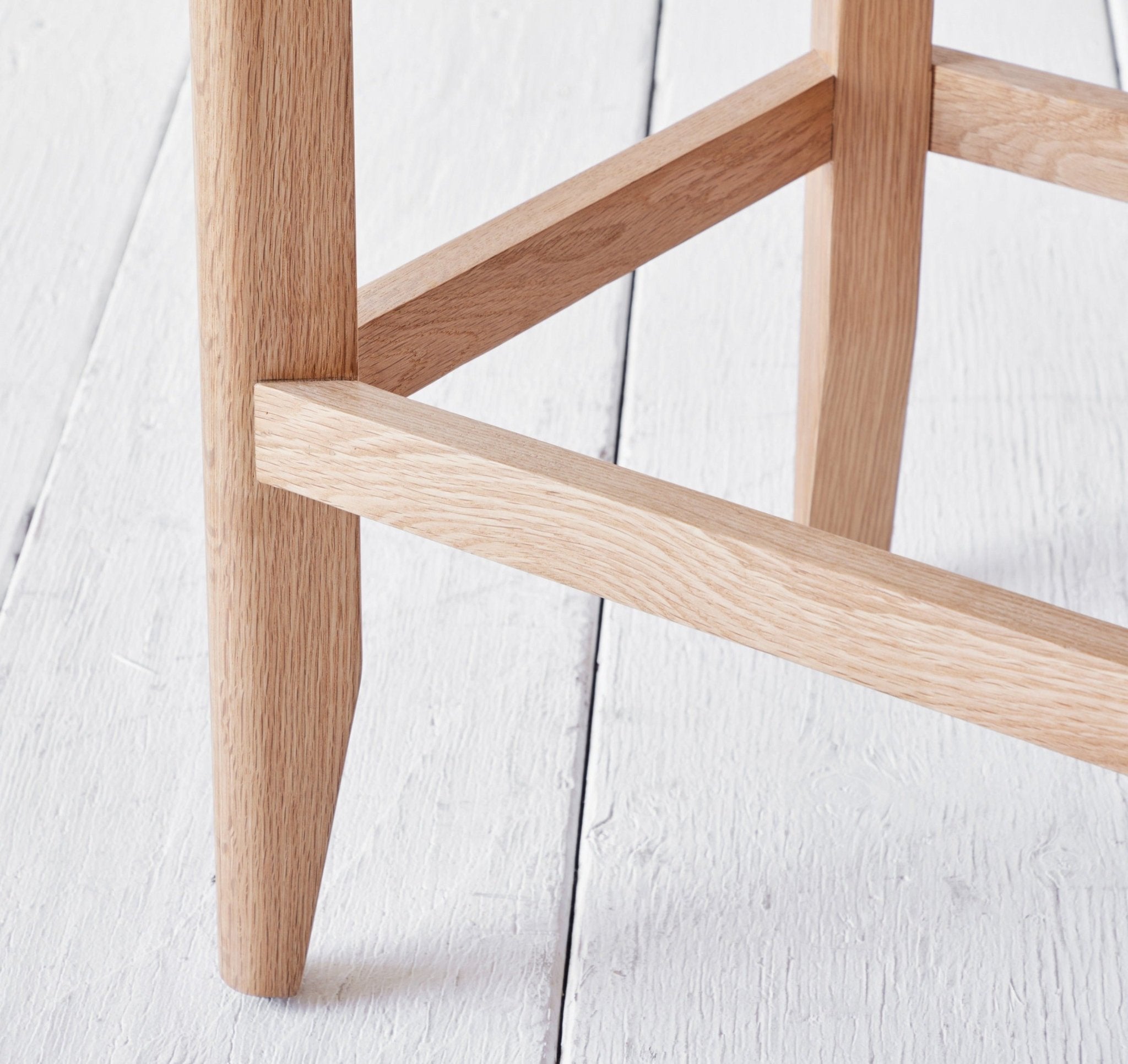 Shown in Howe Duck Egg Maroc and Natural Oak