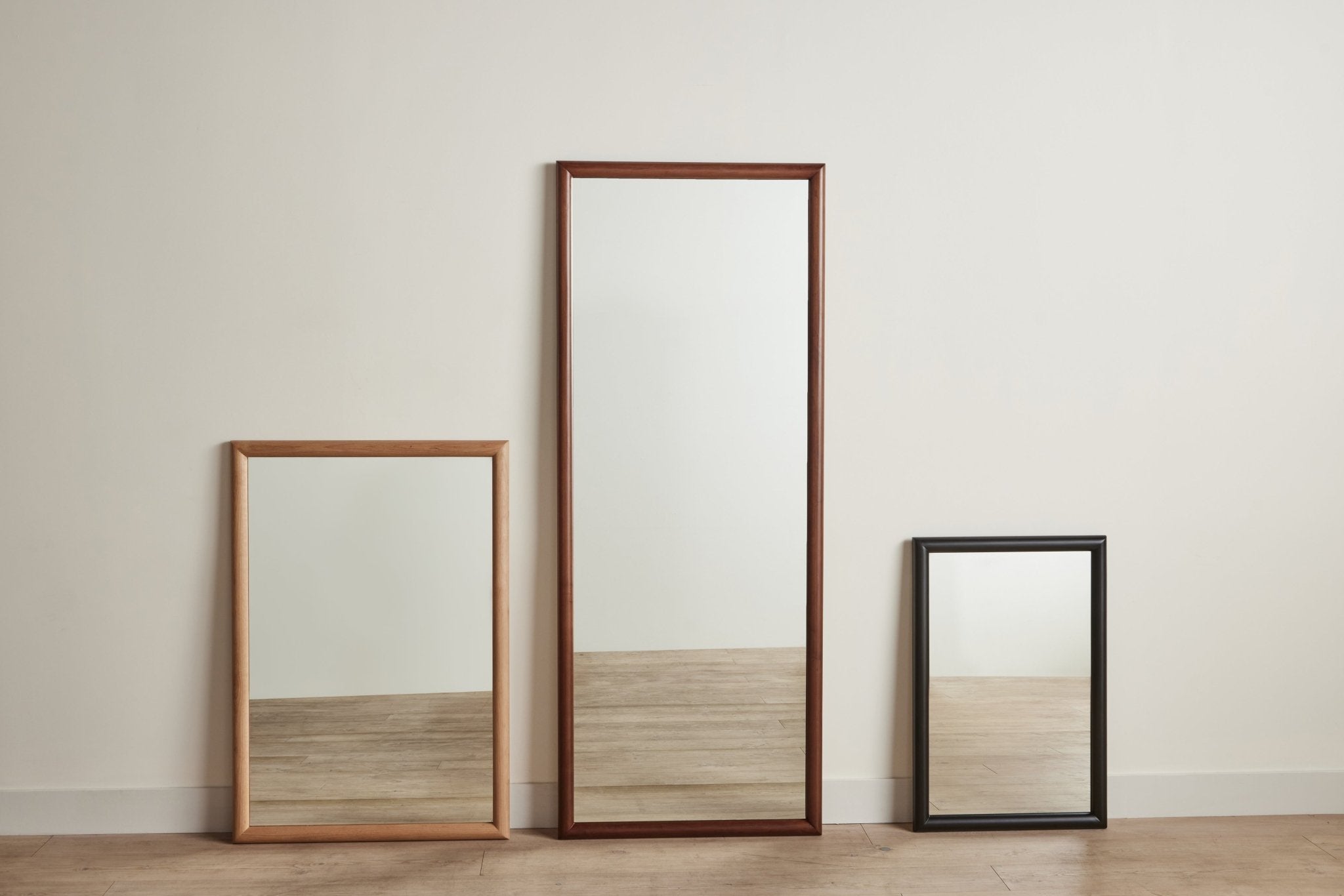 Dado Mirror