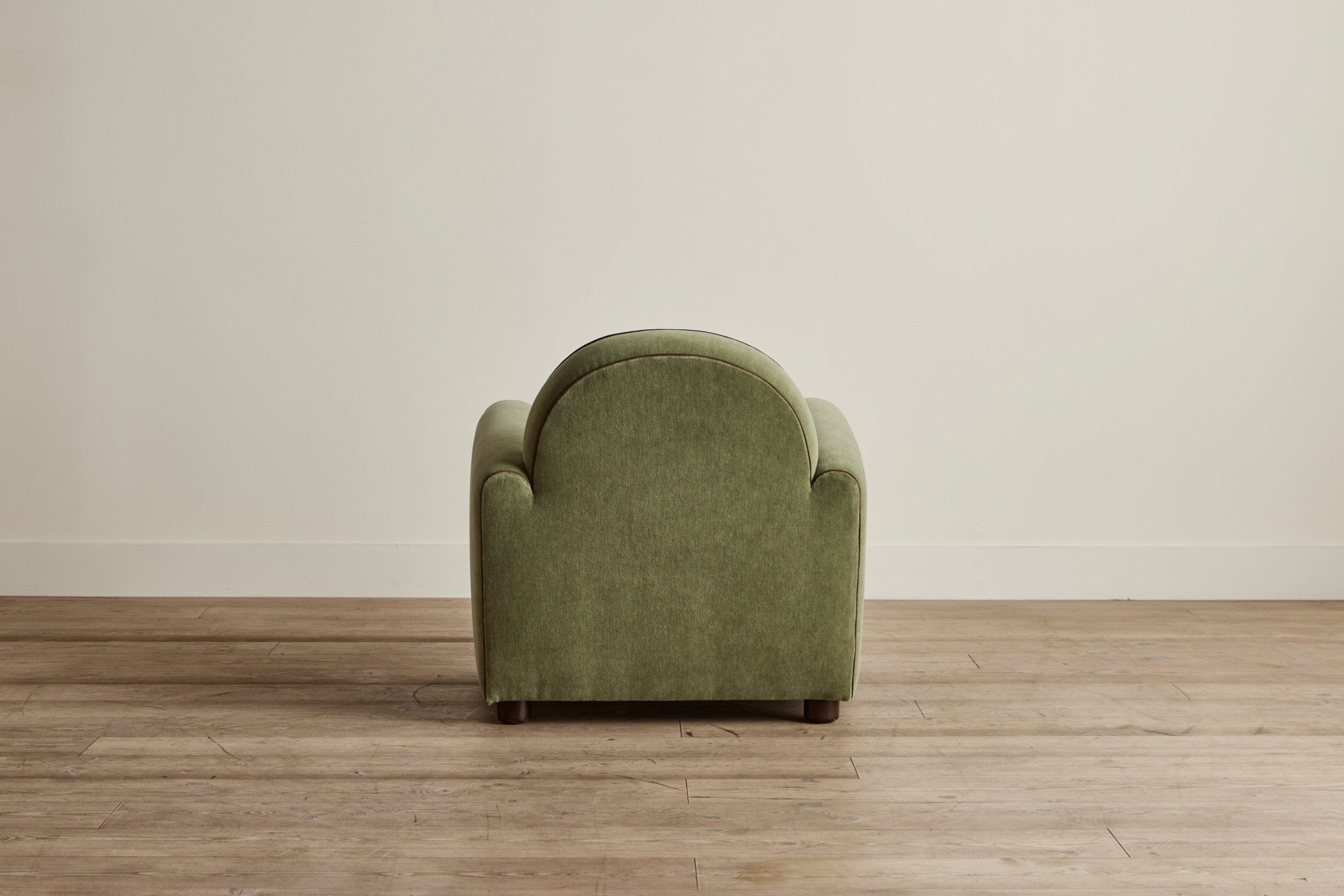 Shown in Customer's Own Material (Holland & Sherry Rambouillet Basil with Howe Leather Piping in Tobacco) and Dark Oak