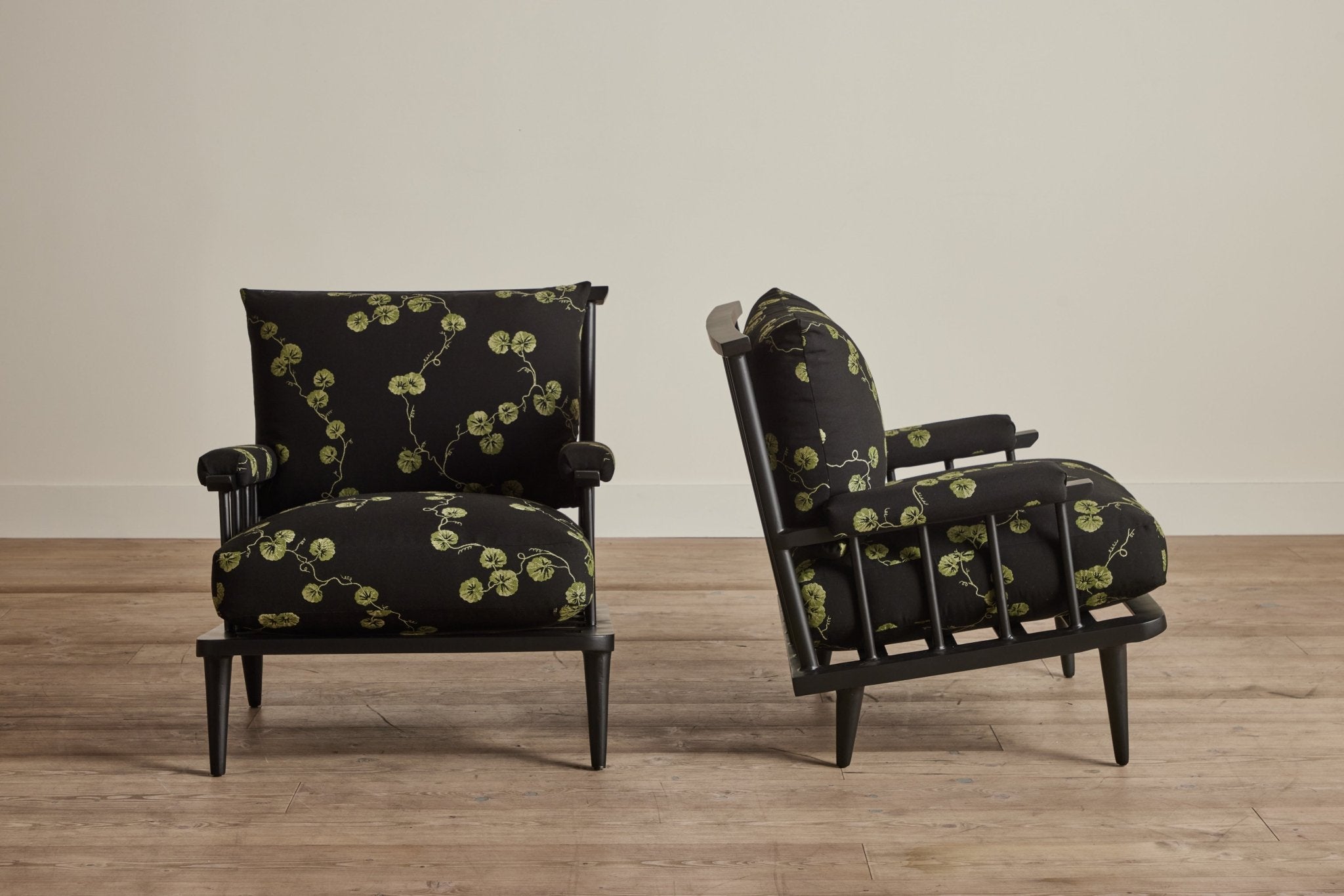 Shown in Customer's Own Material (Zak and Fox Hedera)