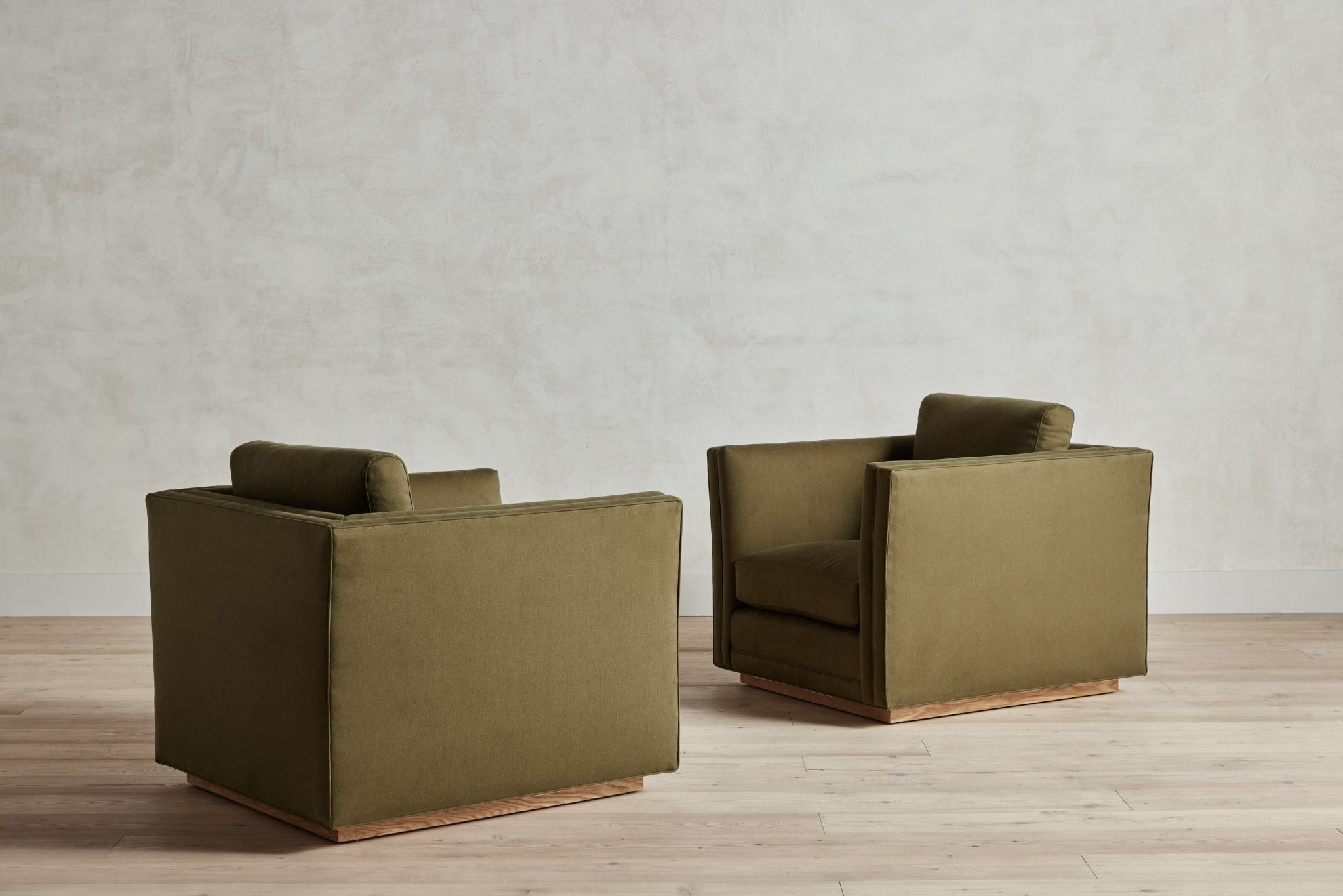 Shown in Nickey Kehoe Dark Olive Twill and Natural Oak plinth