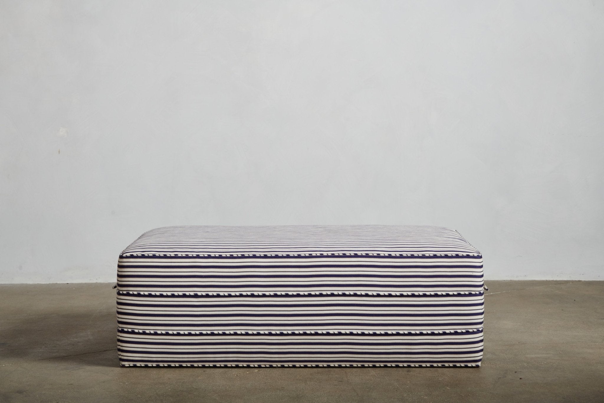 Shown in Howe Axel, 48 in.
