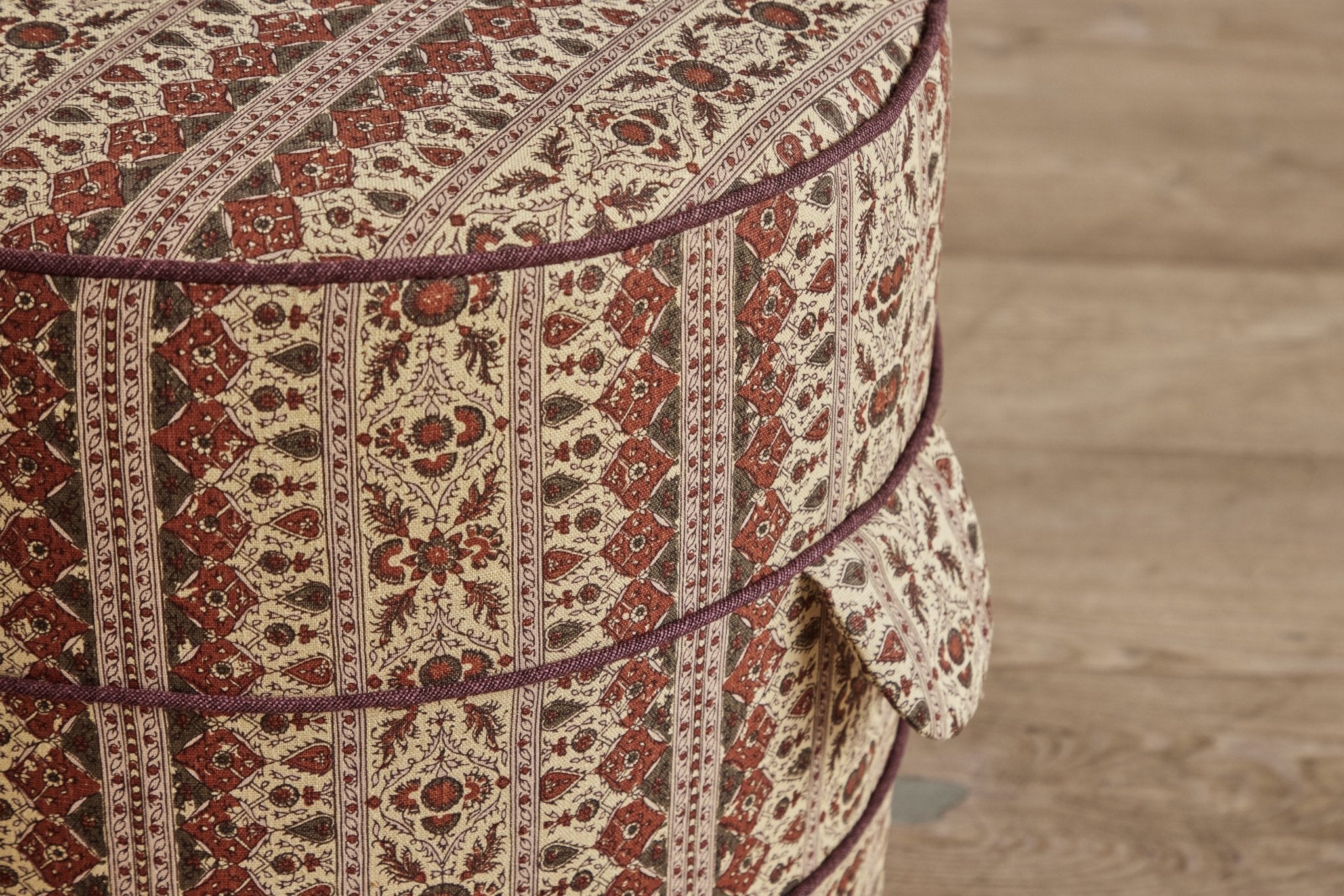 Shown in Small (17 in) in Customer's Own Material (Jasper Jammu in Rust with Merlot Libeco Stonewashed Linen contrast welt)