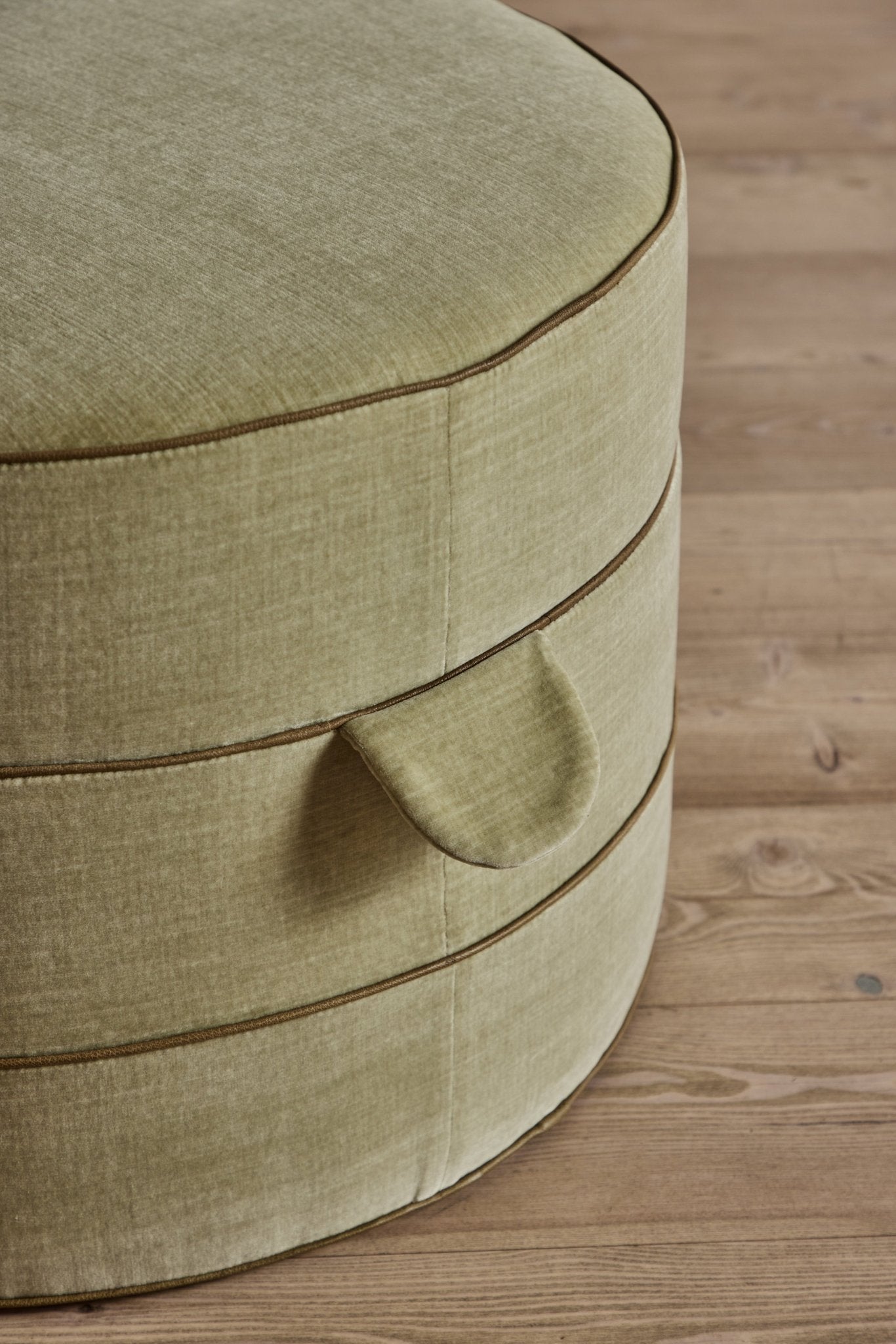 Shown in Medium (24in) with Spencer Velvet in Rosemary with Howe Leather Piping in Split Pea