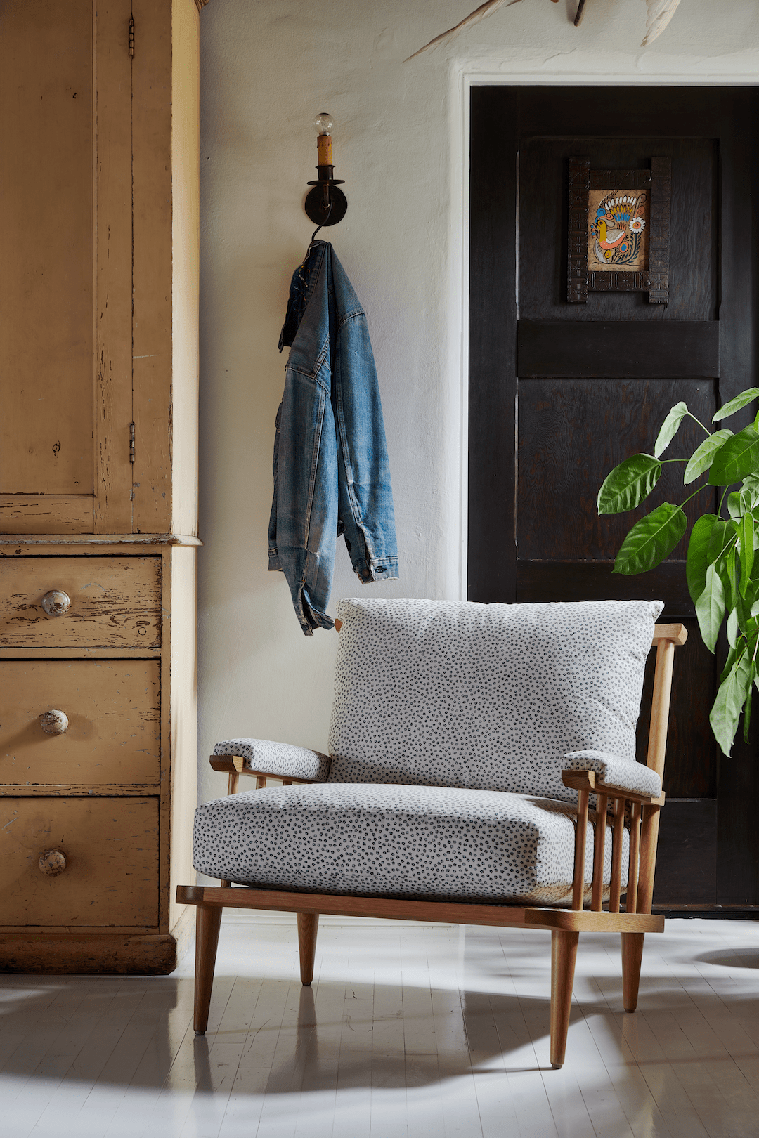 Shown in Customer’s Own Material (Robert Kime Hizakura) and Natural Oak