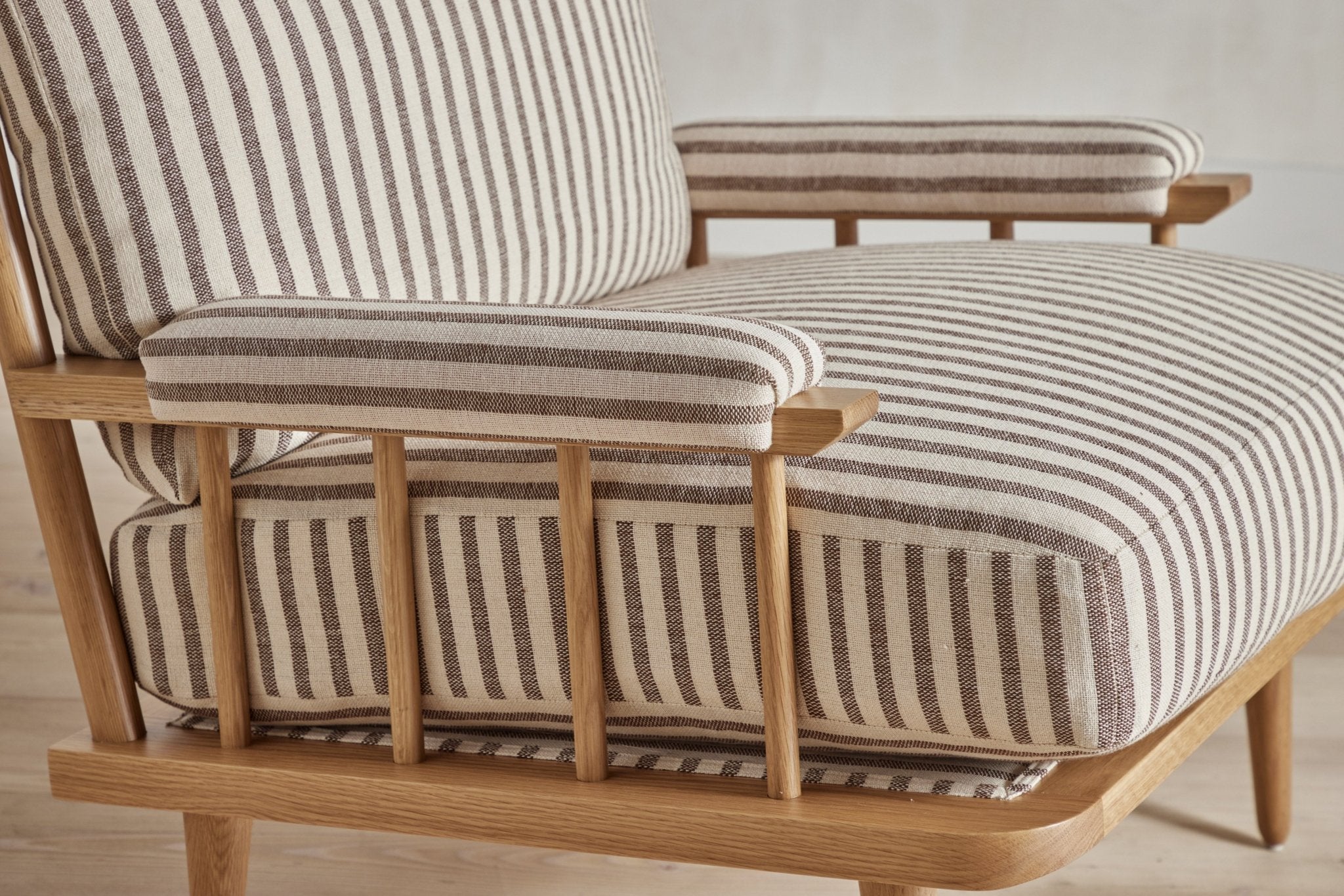 Shown in Customer's Own Material (Guy Goodfellow Olive Sacking in Cocoa) and Natural Oak
