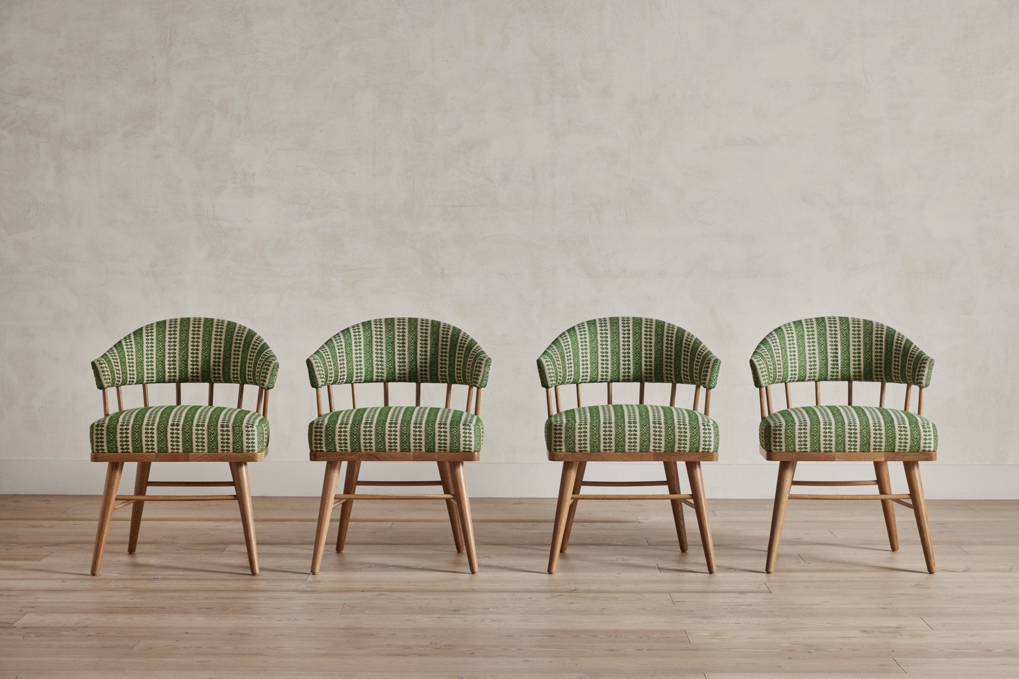 Shown in Susan Deliss Hedge Green Patmos and Natural Oak