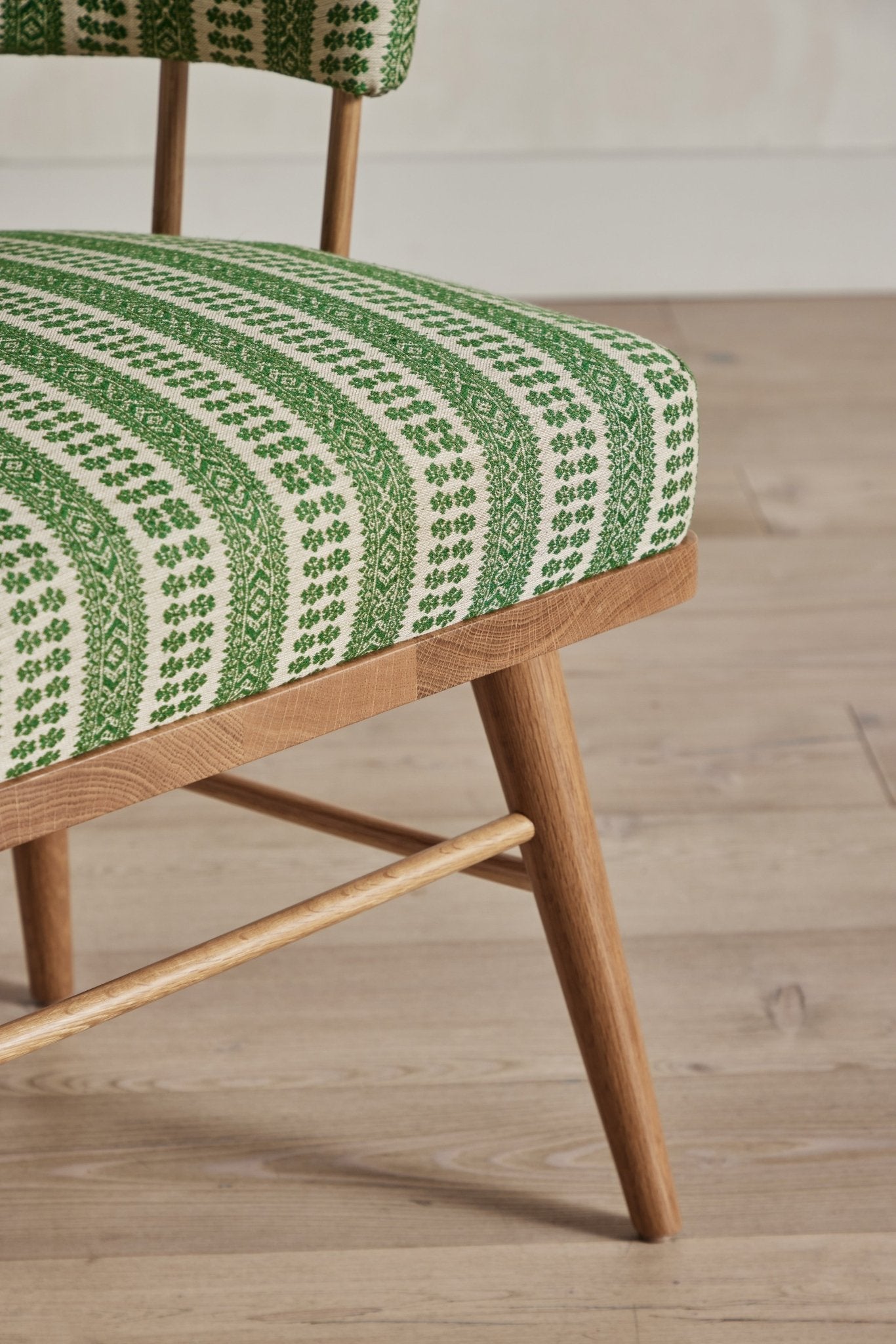 Shown in Susan Deliss Hedge Green Patmos and Natural Oak