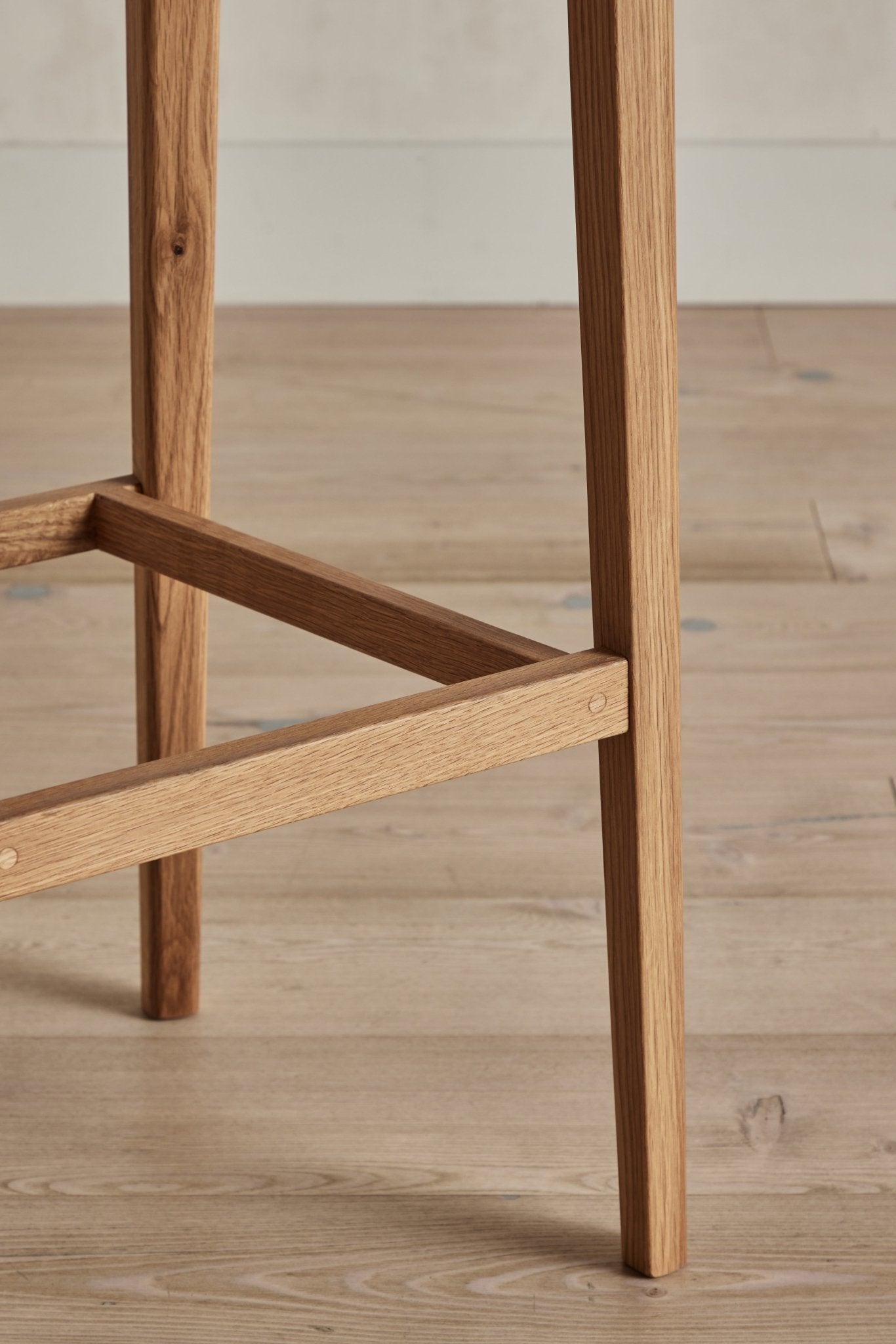 Shown in Natural Oak