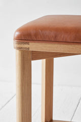 Shown in Howe Tan Natural Maroc and Natural Oak