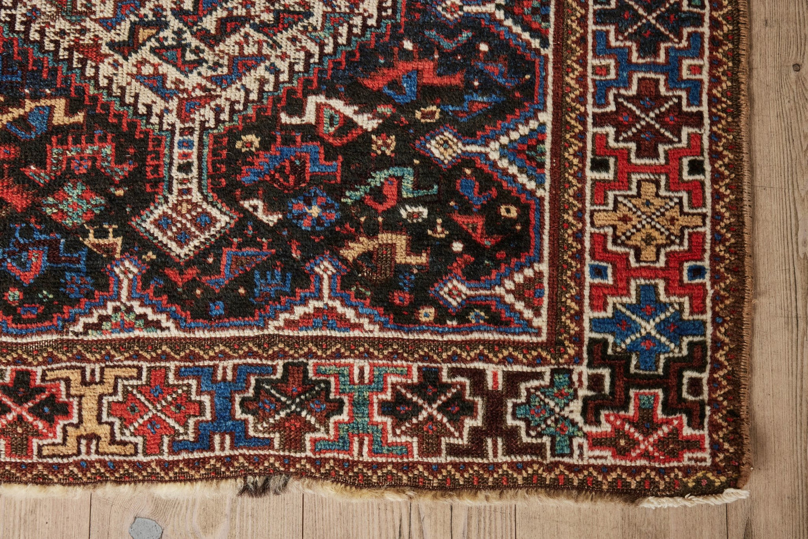 Persian Tribal Shiraz Rug 5'4 X 6'4 – Nickey Kehoe