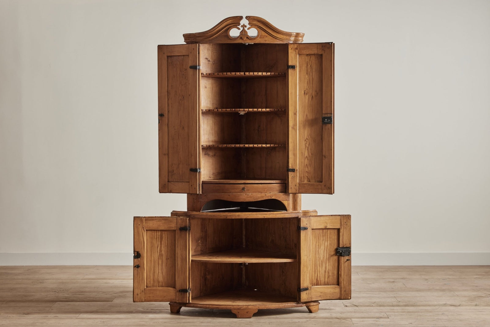 Sweden vintage cupboard 60s スウェーデン Vintage Tall Swedish Teak Linen Cabinet | The Vintage Hub |