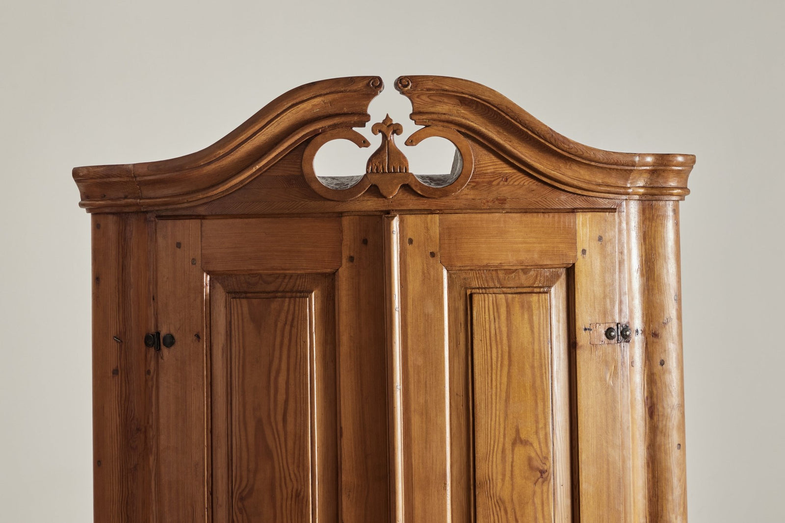Sweden vintage cupboard 60s スウェーデン Antique White Painted Corner Cabinet Cupboard, Sweden Circa