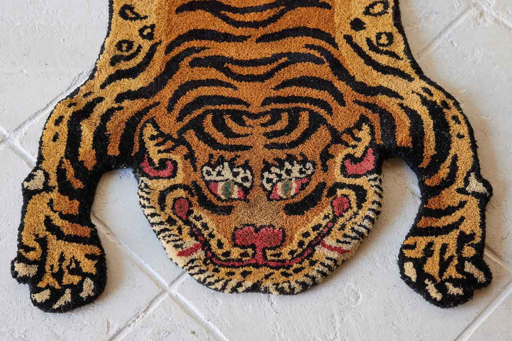 洋書 The Tiger Rugs of Tibet The Tiger Rugs of Tibet by Cyril Barrett (1988-09-26): Mimi