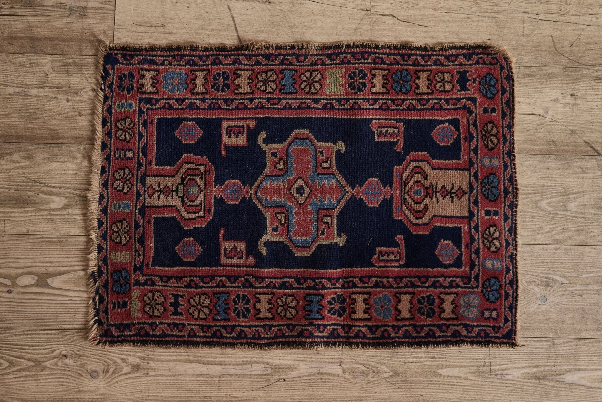 Turkish Sparta Scatter Rug 2 x 2’10 (LA) - Nickey Kehoe