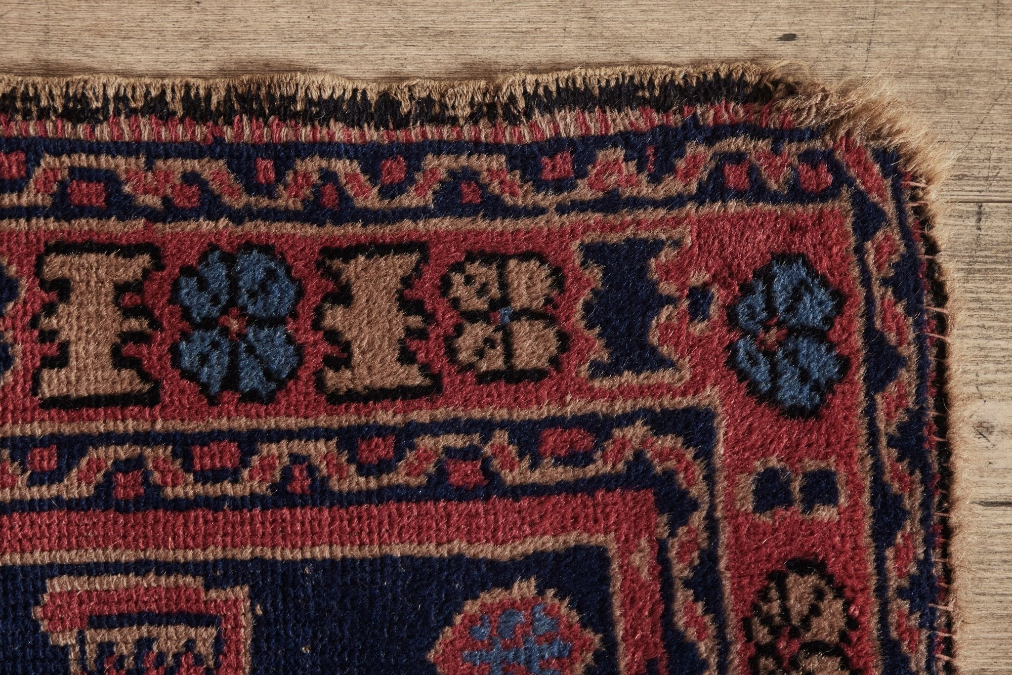 Turkish Sparta Scatter Rug 2 x 2’10 (LA) - Nickey Kehoe