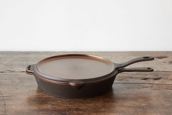 Smithey Cast Iron Griddle Pan and Lid
