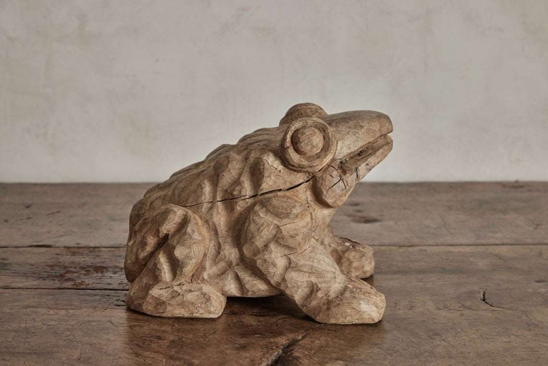 Folk Frog Sculpture