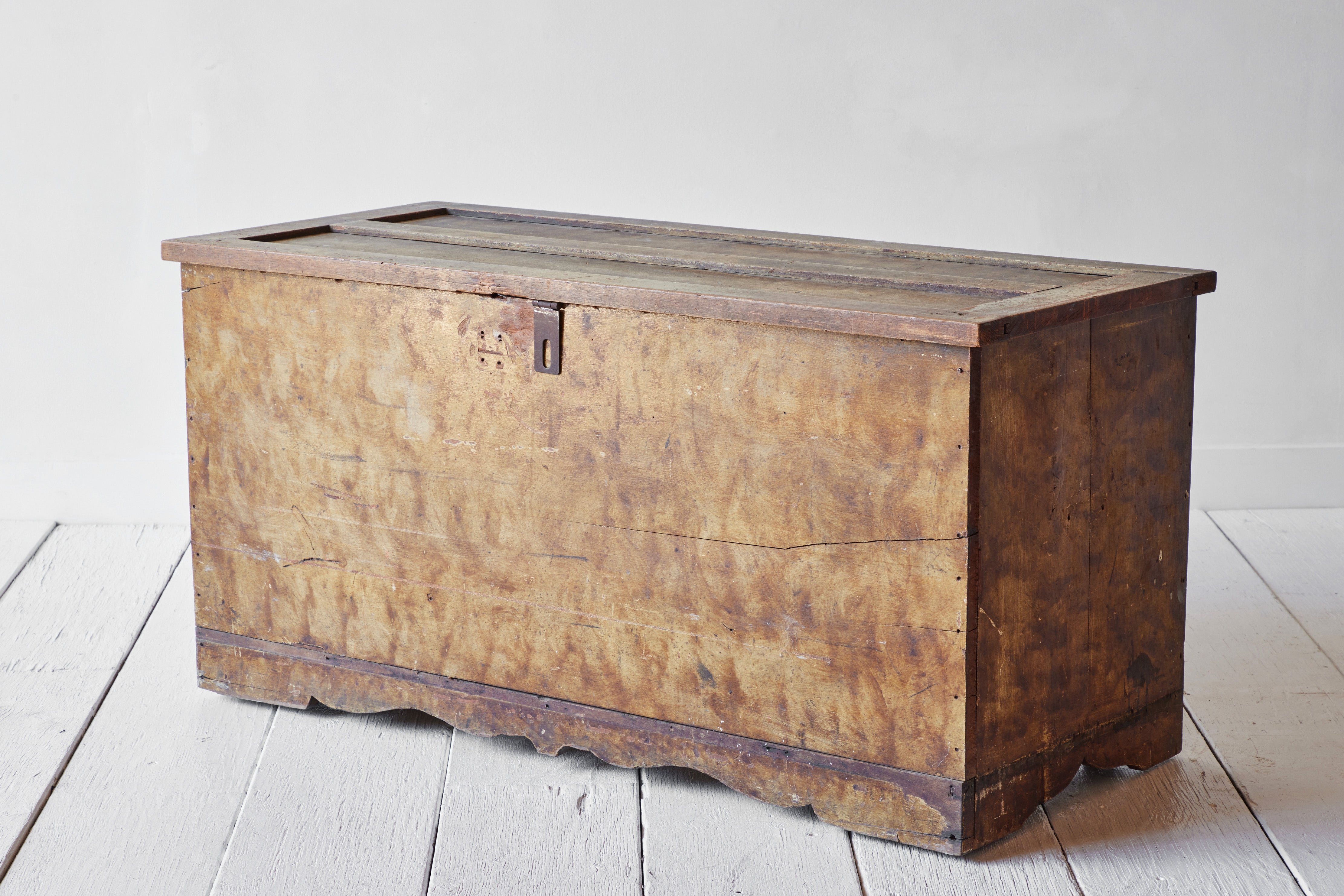 Vinegar Paint Blanket Chest