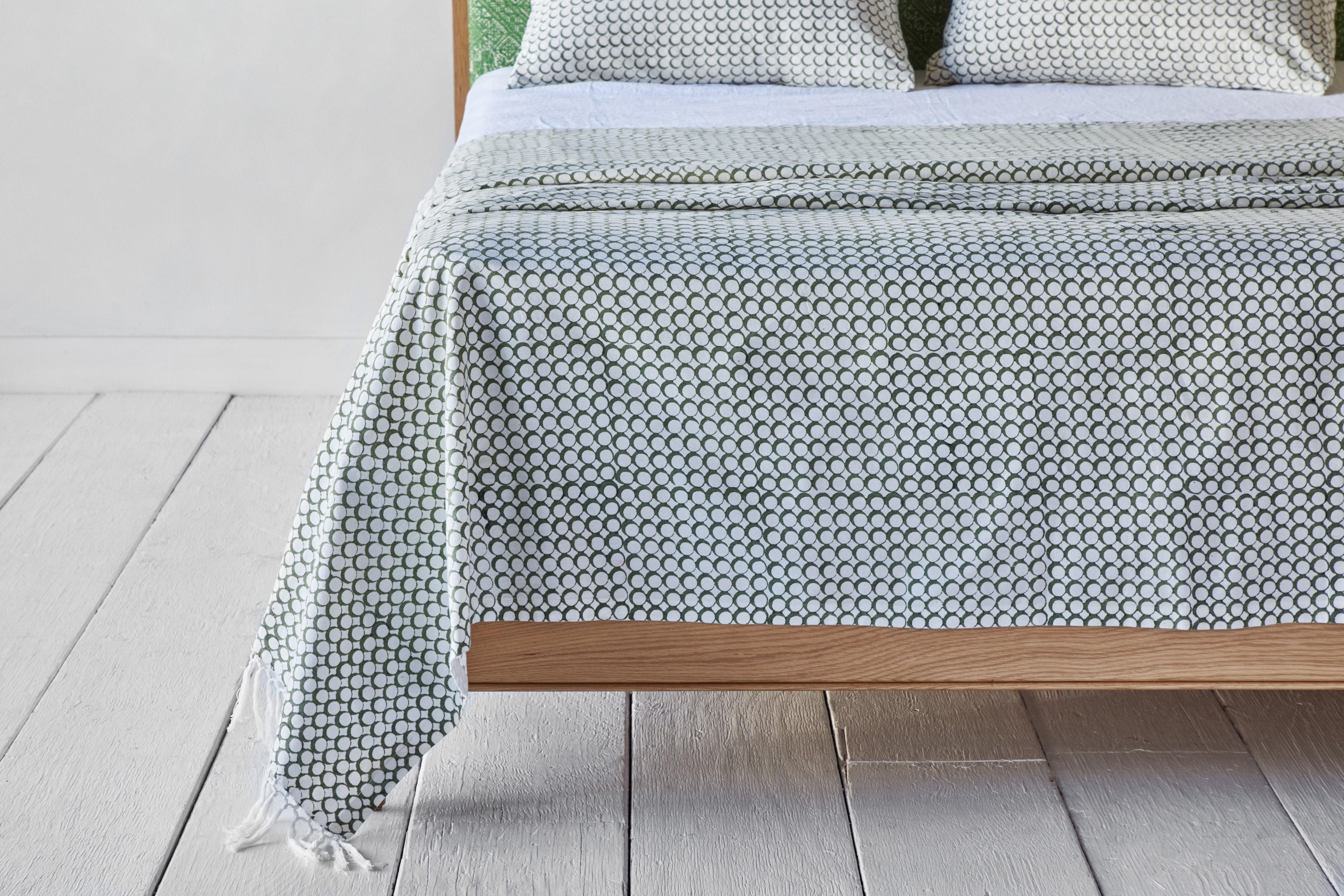 Les Indiennes, Elodie Throw