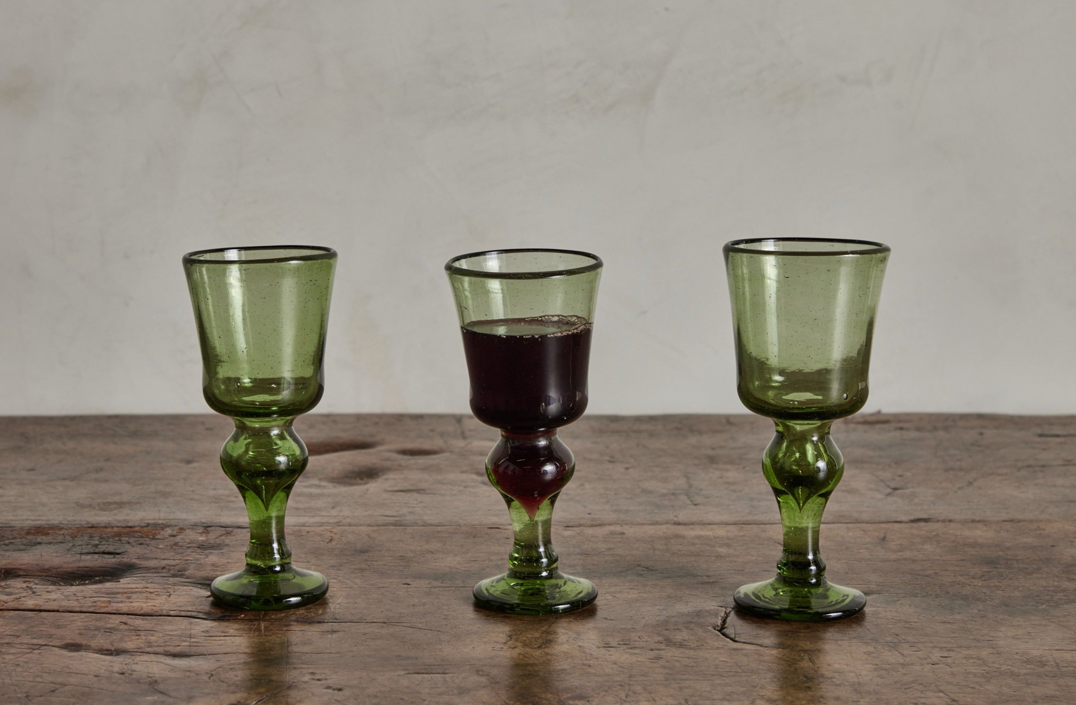 La Soufflerie White Wine Glass in Vert